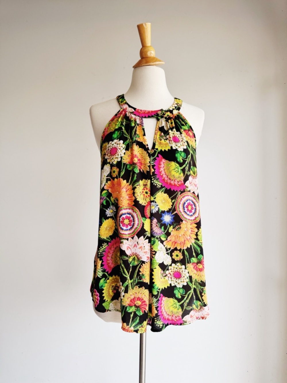 Spense Floral Halter Tank Black Multicolor Keyhole Blouse M
